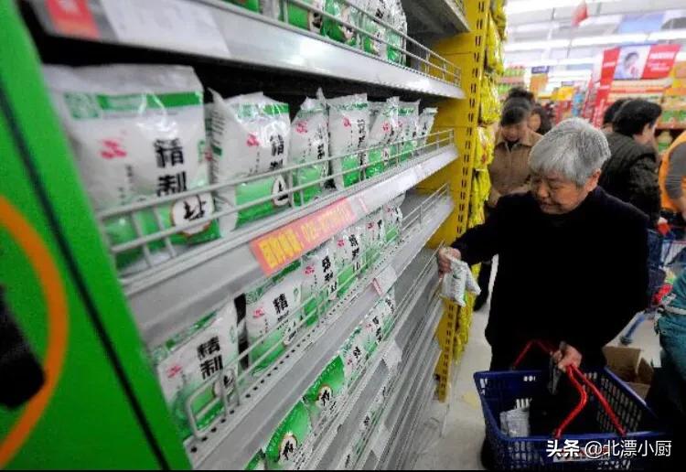 选购食盐认准盐袋,内行人买盐一般不看价格