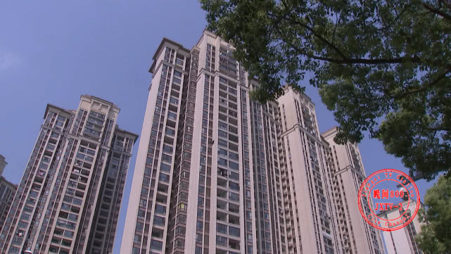 独居女生半夜被敲门送外卖鬼片,男子半夜来敲门