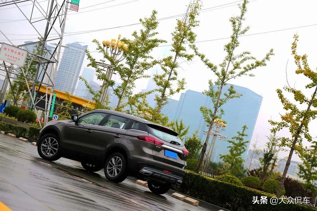 拒绝花里胡哨价格,10万上路的suv吉利博越性价比之王