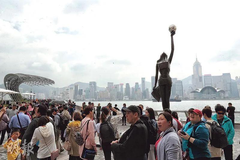 疫情下的香港五一黄金周：0内地团访港，多个品牌宣布撤店