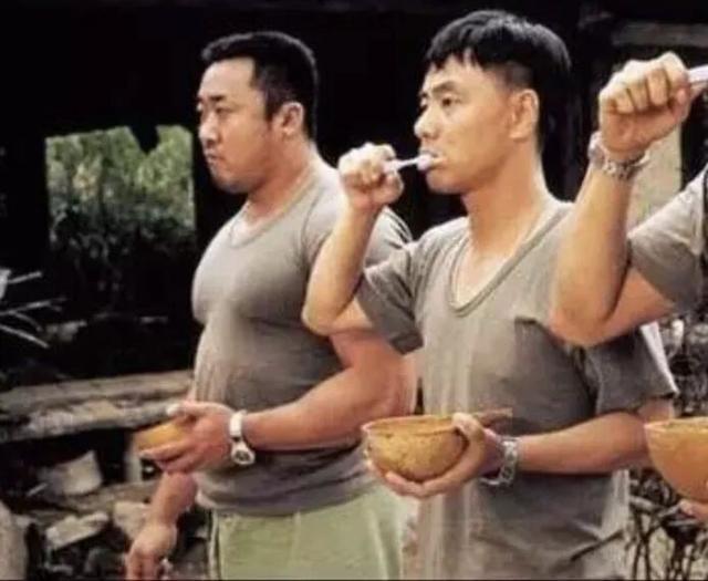 马东锡现实中真的是黑帮老大吗,马东锡饰演黑道大哥退隐当厨师