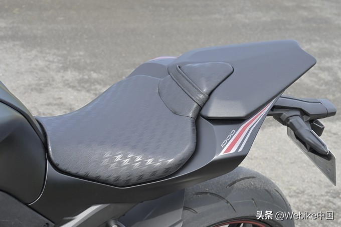 测评川崎zrx1200视频,川崎z1000和宝马s1000r选哪个