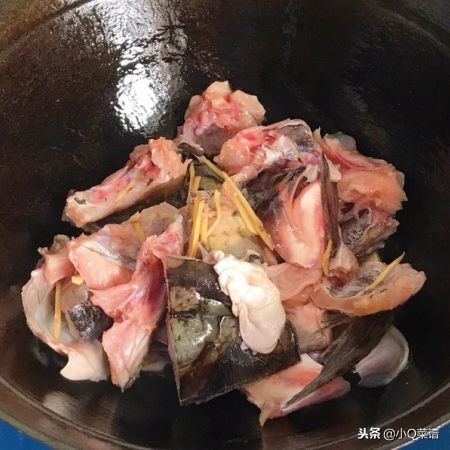 干锅鱼头家常做法简单又好吃,干锅鱼头的做法大全图解窍门