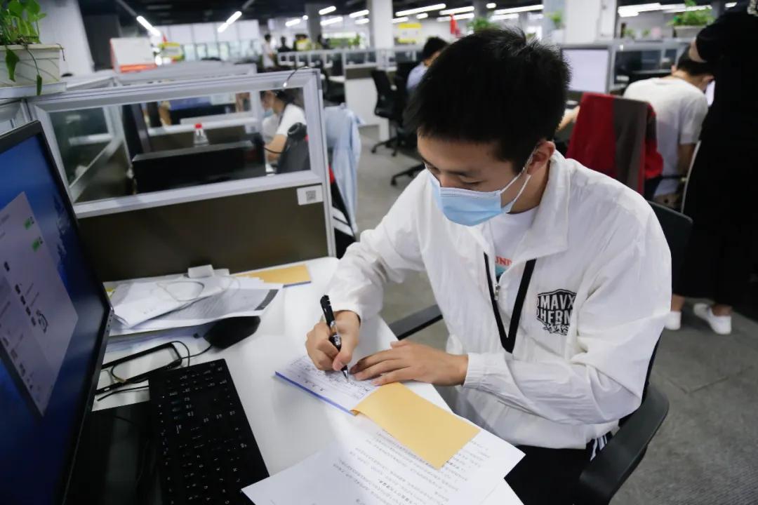 「我爱你，纳杰」乘风破浪勇于挑战