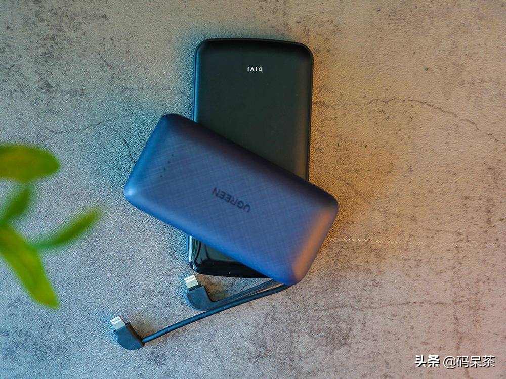 买倍思还是买绿联的磁吸充电宝,绿联和罗马仕充电宝哪个比较好