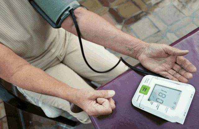 高血压180低压110吃拜新同药,110到180的高血压要吃什么降压药