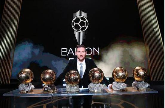 梅西六冠全部视频,梅西6夺金球奖合影