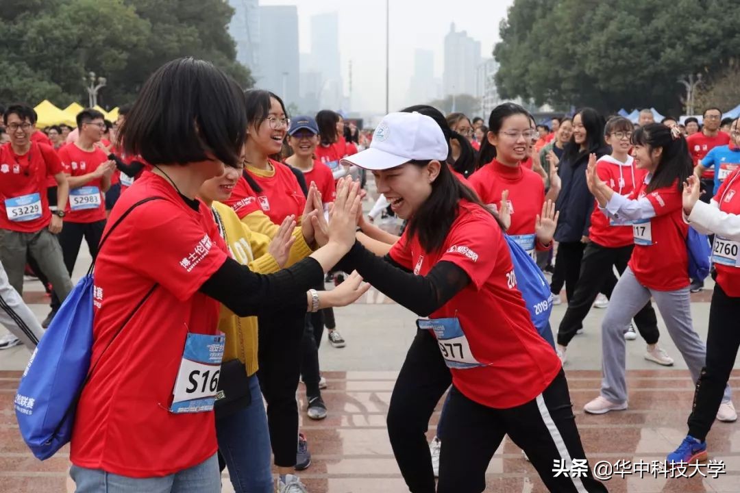 校园看跑步比赛,校园马拉松比赛