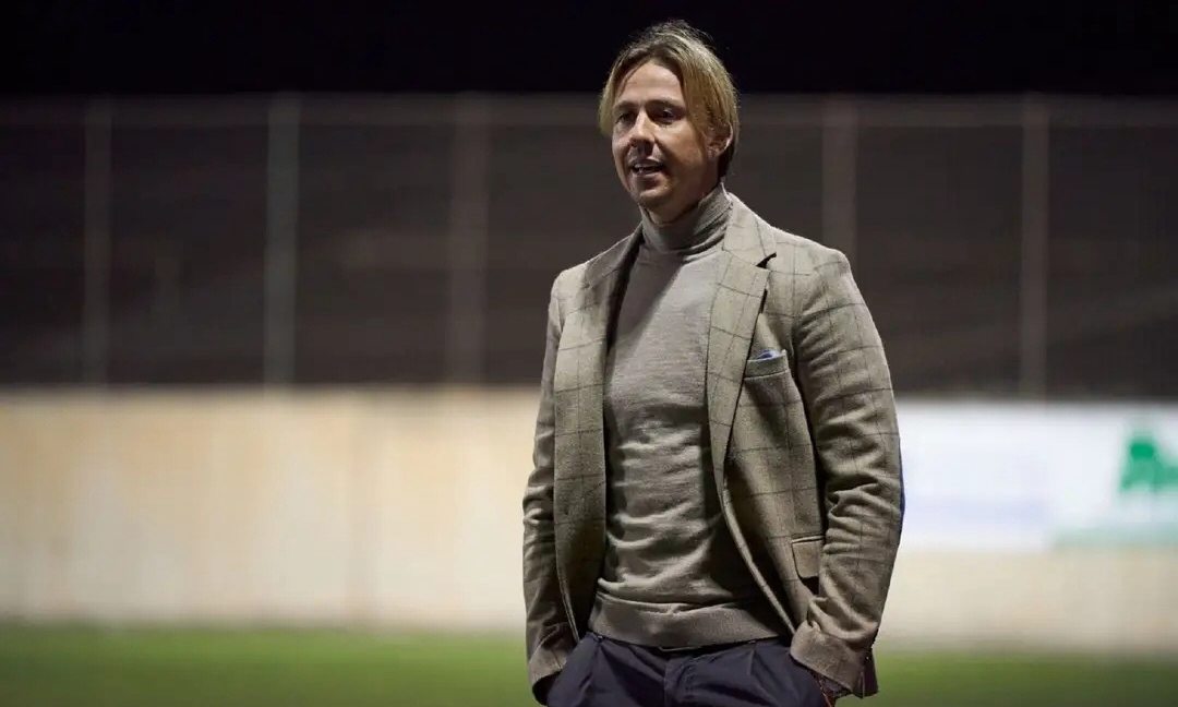 皇马主席弗洛伦蒂诺并非无情，聘请退役的功勋球员回到皇马任职