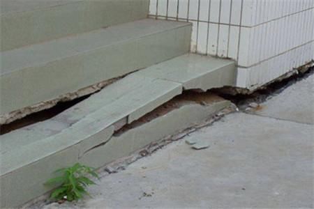 楼房地基下沉如何补救,楼房地基下沉是什么原因造成的