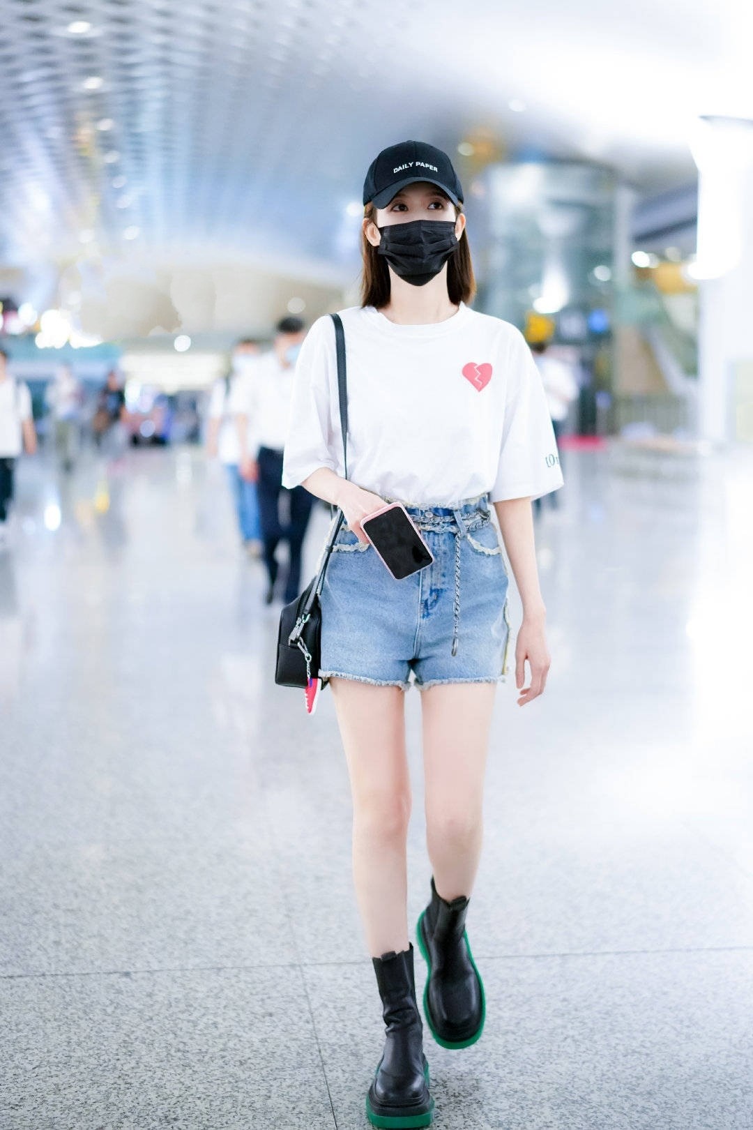 洋气短裤马丁短靴,短裤短靴明星