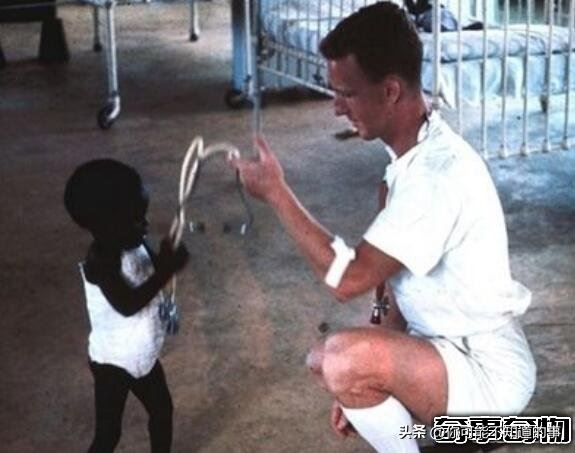 世界上最黑的小孩长大后成这样了,世界上最黑的孩子浑身如煤炭一般