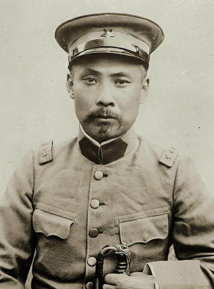 袁世凯临终前，为何选反对自己的段祺瑞接班，而没选自己儿子