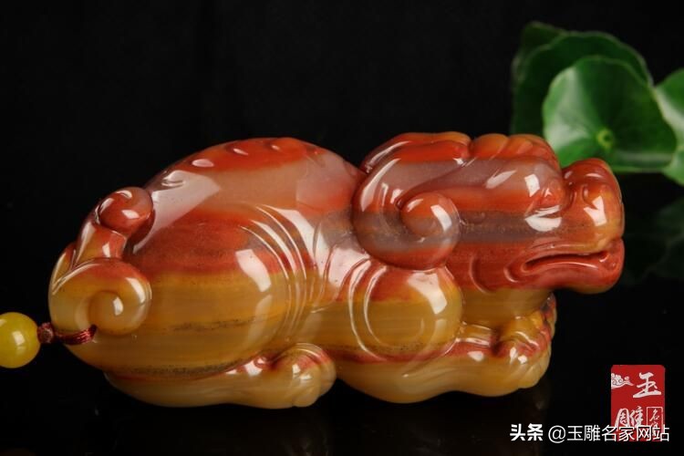 黄龙玉不同颜色如何讲解,黄龙玉怎么保养方法如下