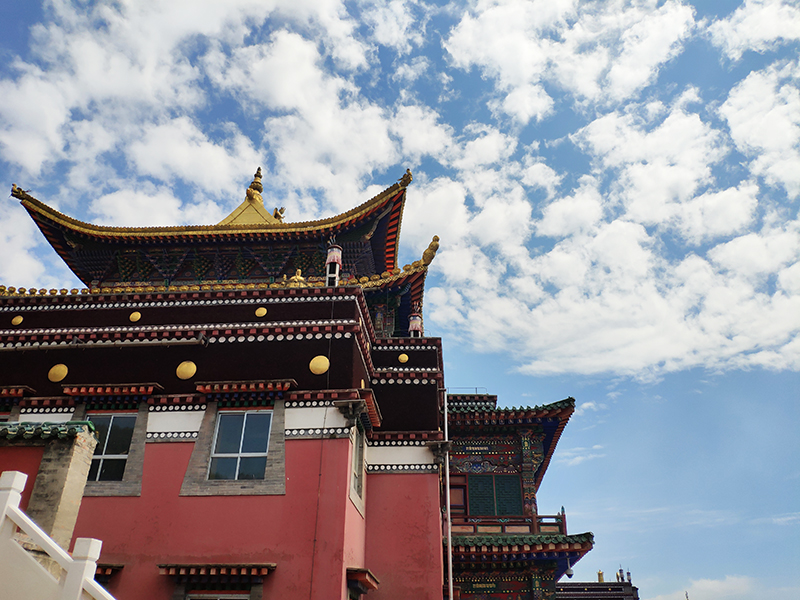 茶卡盐湖天空之镜离青海湖多远,大西北茶卡盐湖翡翠湖