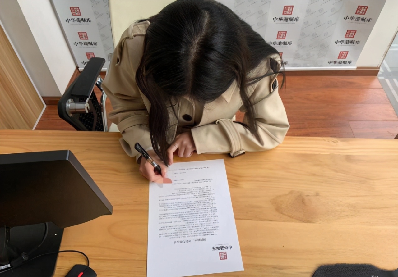 生两个儿子怎么办?凤凰男的新招数“吃绝户”,独生女要多留心