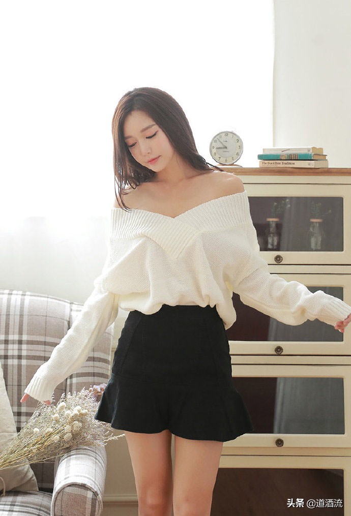 黑色慵懒大毛衣大v领,慵懒气质v领毛衣