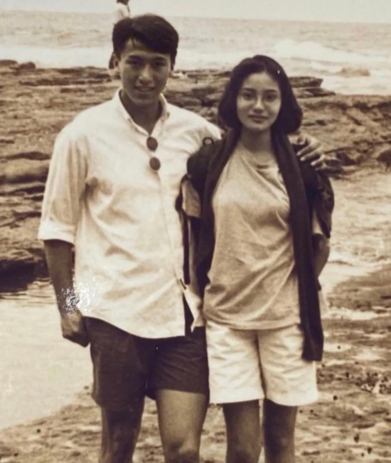 马德钟与妻子同框,马德钟一家三口同框合影