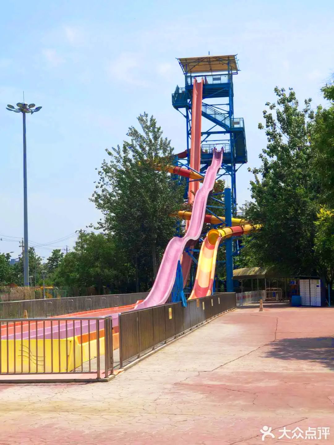 成都250000平方米的人造海滩约吗？杨洋已经帮你体验过了