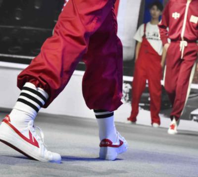 回力新款百搭潮鞋,回力鞋强势回归舒适廉价又百搭