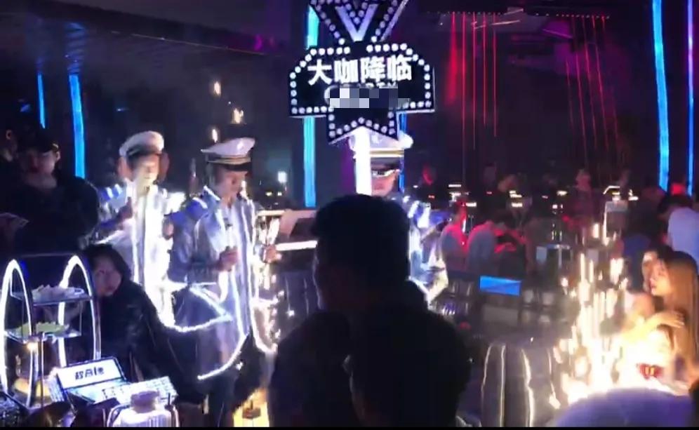 去酒吧花钱是为了什么,有钱人去酒吧要花多少