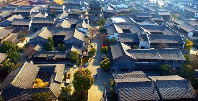 想在这温柔如风的夏天，和台儿庄古城客栈邂逅