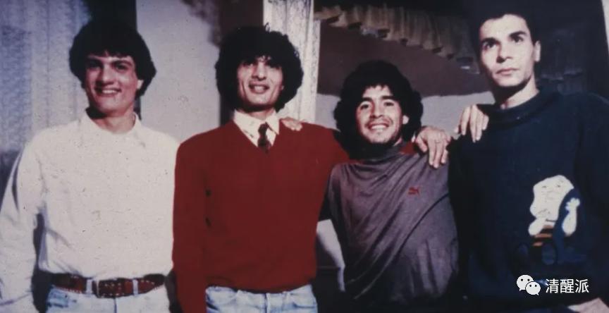 在*品毒**中陨落的马拉多纳的一生