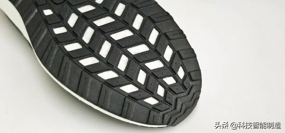 阿迪透气防水的登山鞋,阿迪防水跑步鞋推荐