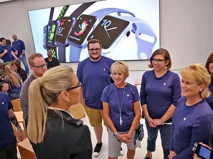 世界最赚钱的线*体下**验店怎么做？苹果2.0版门店解密