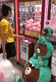 空中一字马搞笑图,一个突如其来的一字马