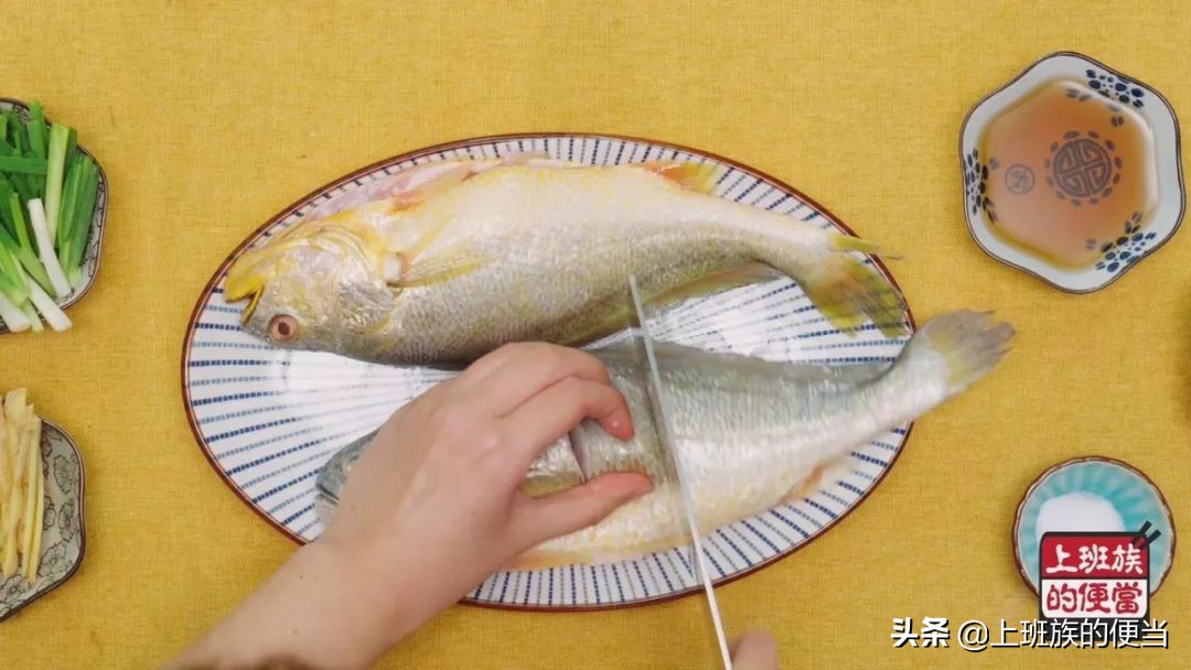 凹面电磁炉做红烧鱼怎样不粘锅,红烧鱼不破皮不粘锅入味鲜美