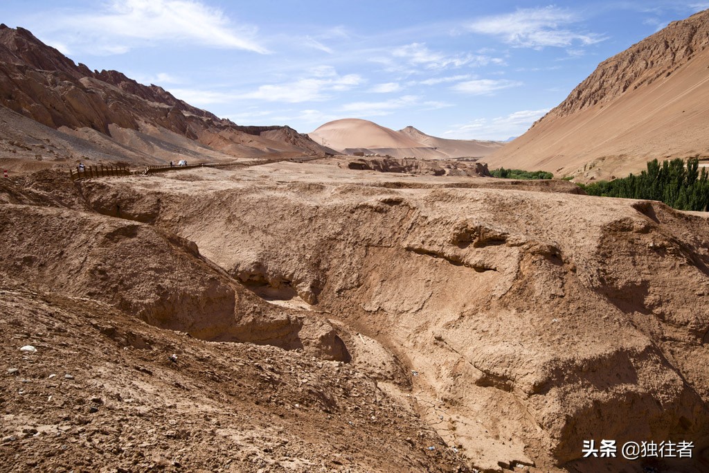 借助名著小说，火焰山的“热”，成了人们来吐鲁番的必游之地