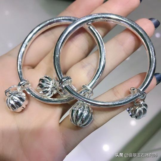 结婚三金选择黄金还是彩金,结婚金首饰怎么挑选