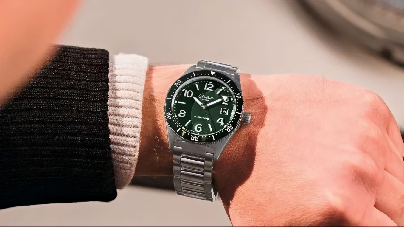 什么款式的表夏天冬天都可以戴,精致夏天适合戴的表