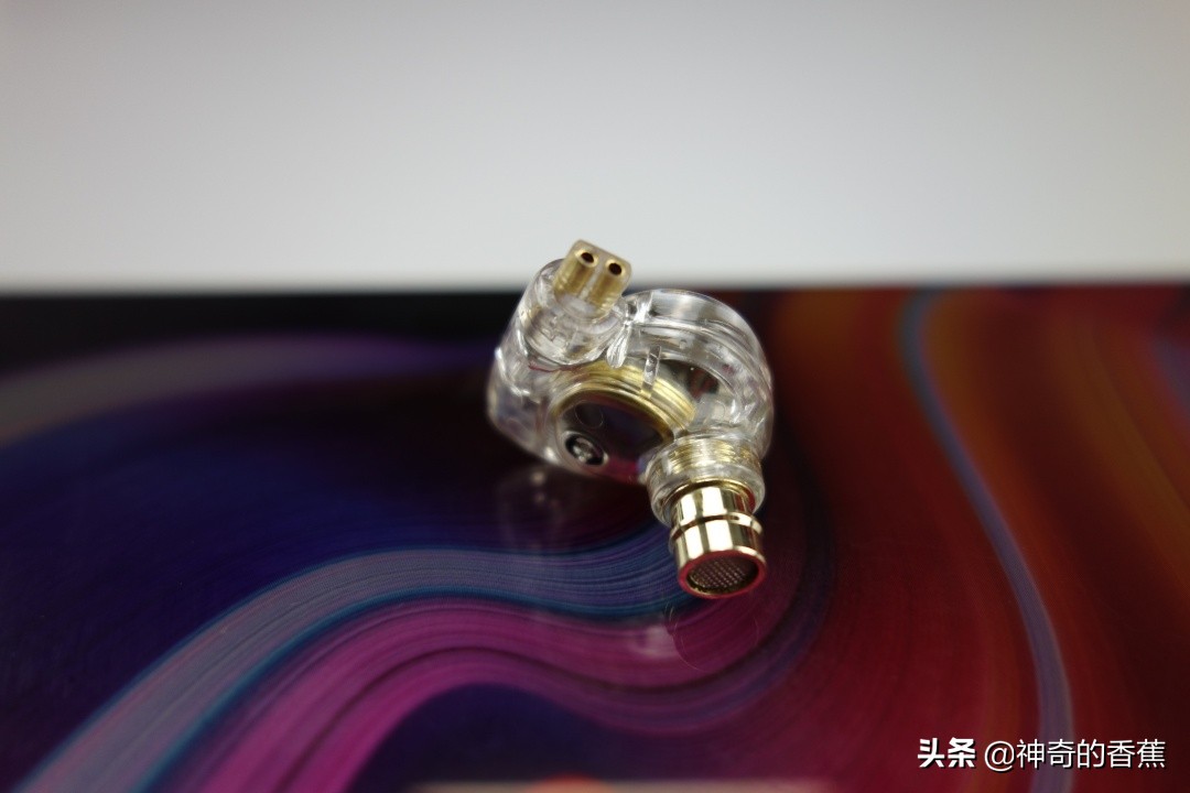 兴戈耳机半入耳式推荐,兴戈EM2圈铁耳机