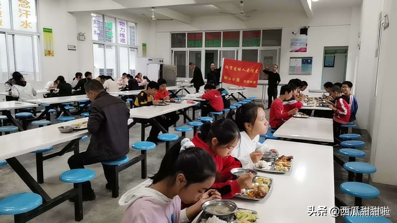 集体聚餐回忆,你有过同学聚会的经历吗