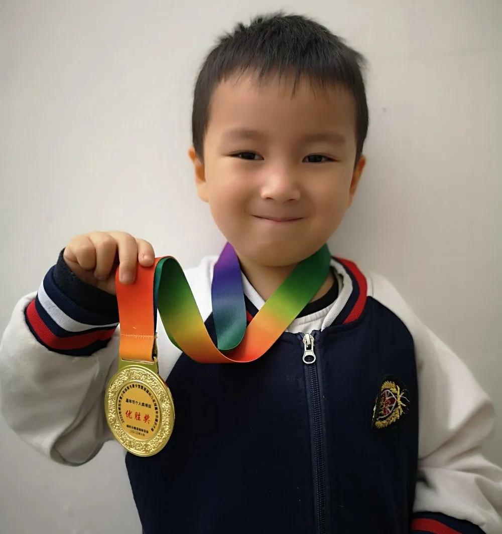 北川永昌幼儿园参加绵阳市首届幼儿足球嘉年华展示大会获佳绩