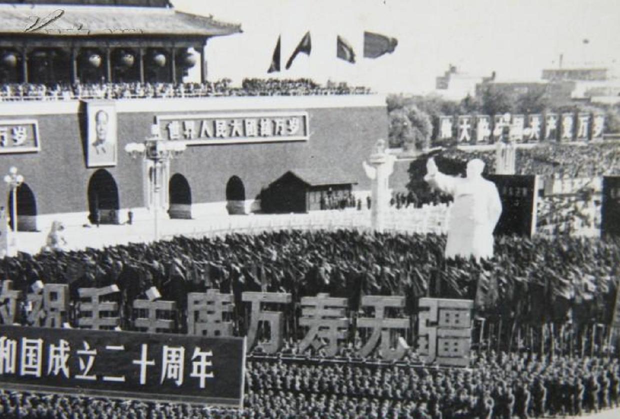 1969年,黄国华美籍妻子哭着说:我接到的任务是,*杀暗**毛*东泽**