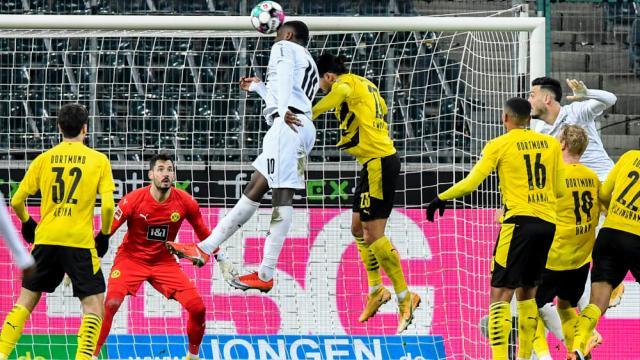 罗伊斯引领多特蒙德冲奇迹,任意球防不住