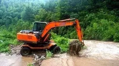 360挖机12米加长臂,十几万的加长臂挖机