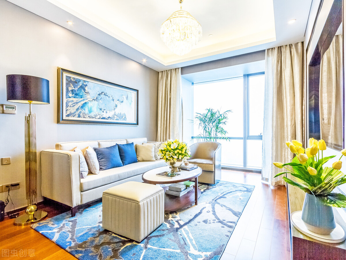 主卧室背景墙壁纸装修效果图,有壁纸的墙面如何做背景墙