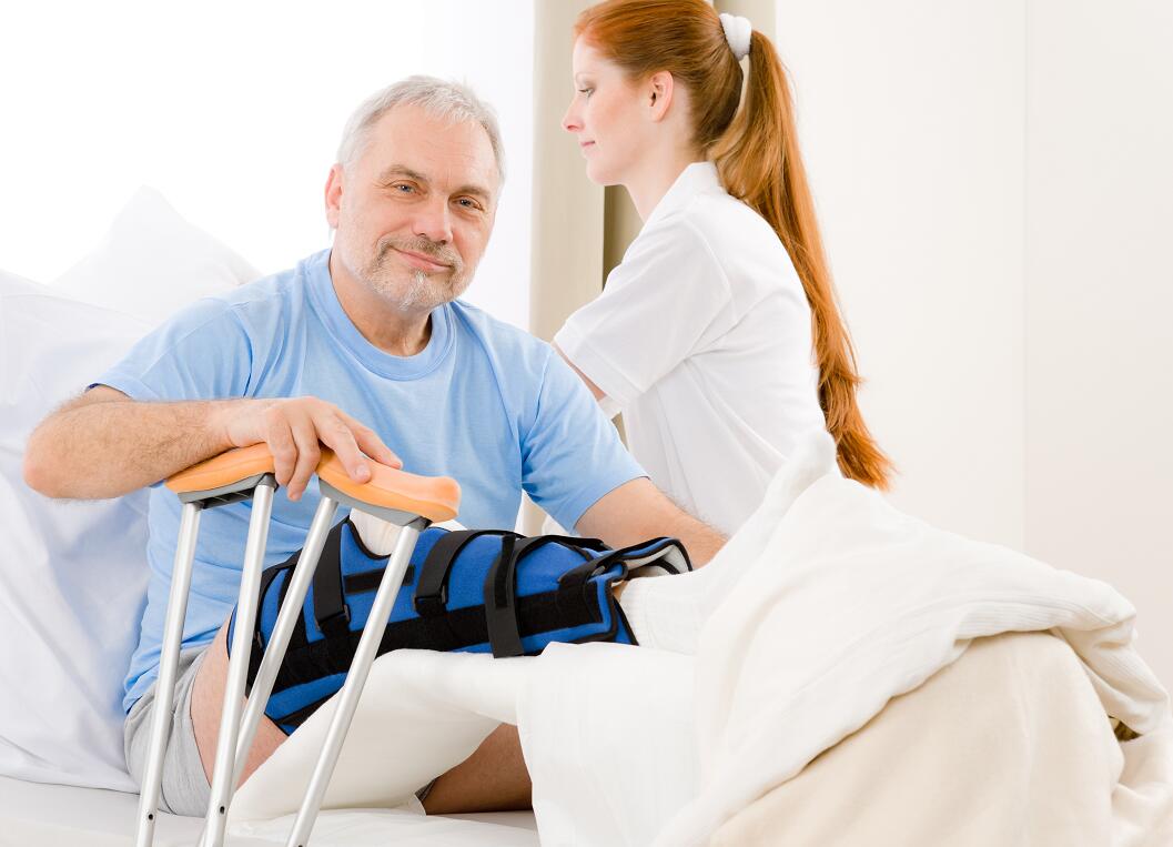 骨折是不是就是断了,骨折断了两根骨头多长时间恢复