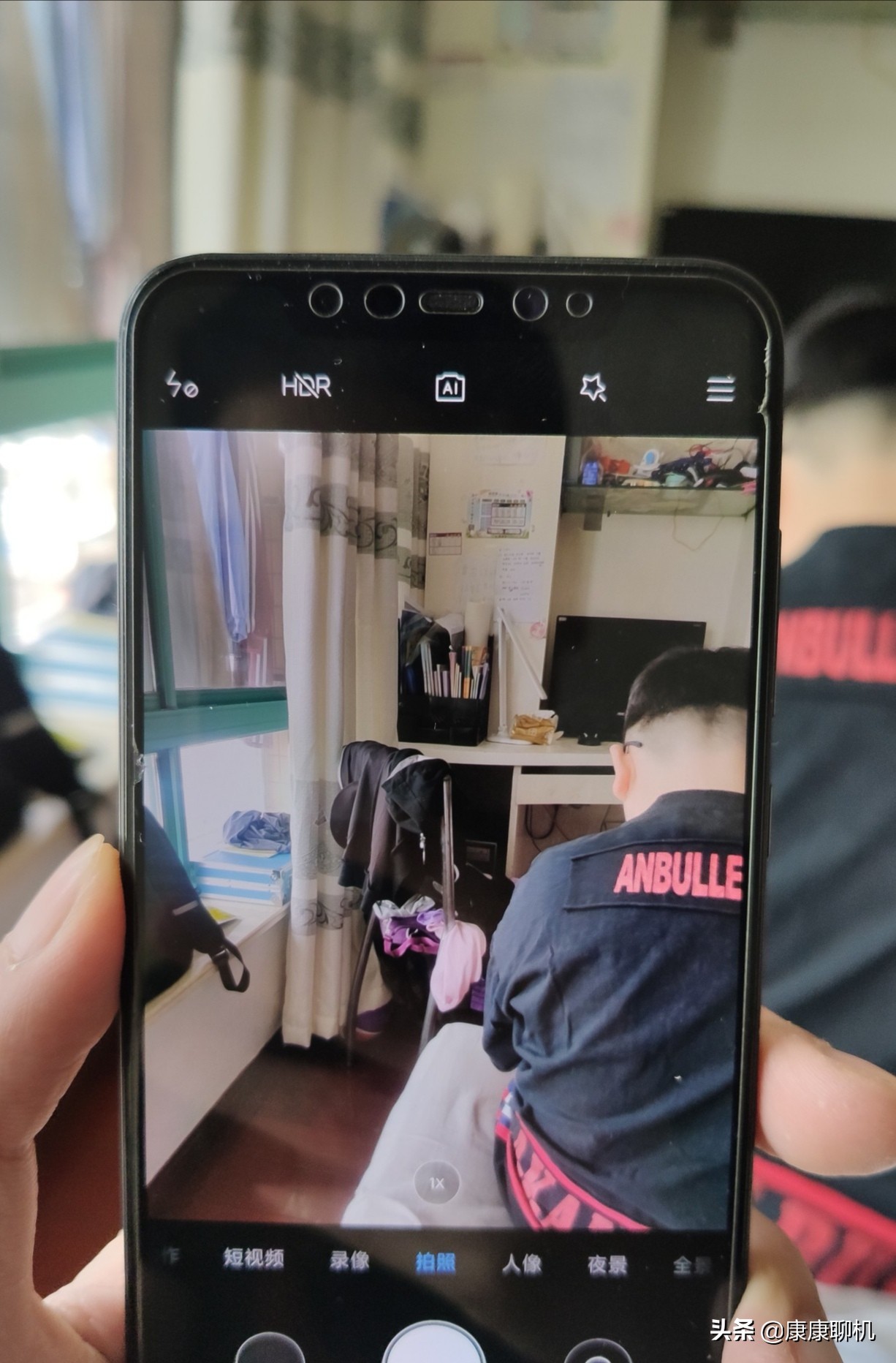 果粉买米8遇“闪屏门”,直呼下部手机依旧买小米!