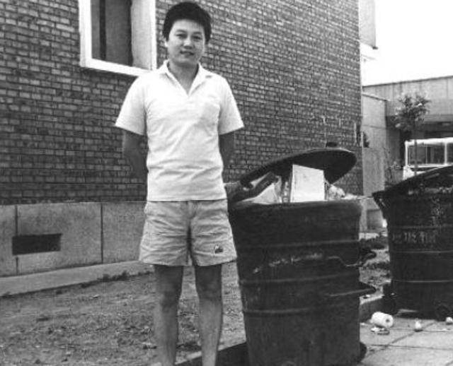 “北京流氓”王朔：骂人说脏话爱怼人的老炮儿，其实越老脸皮越薄