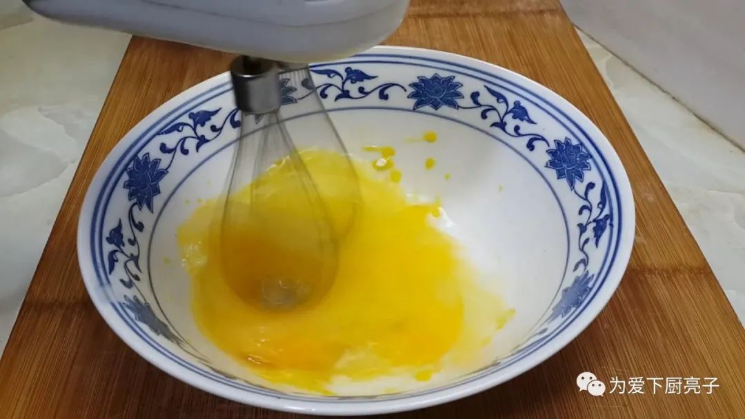 蛋糕怎样做好吃又松软,蛋糕最简单做法学会在家也能做