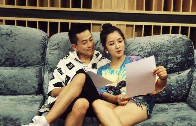 李宇春苏醒何洁合唱歌曲,超女何洁和李宇春现在关系咋样