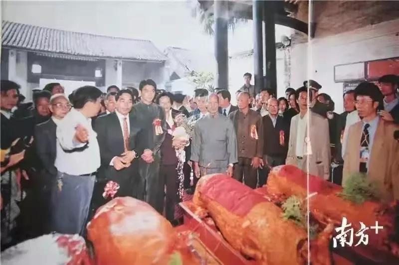 刘德华回乡新会祭祖视频,1997年刘德华荣归故里
