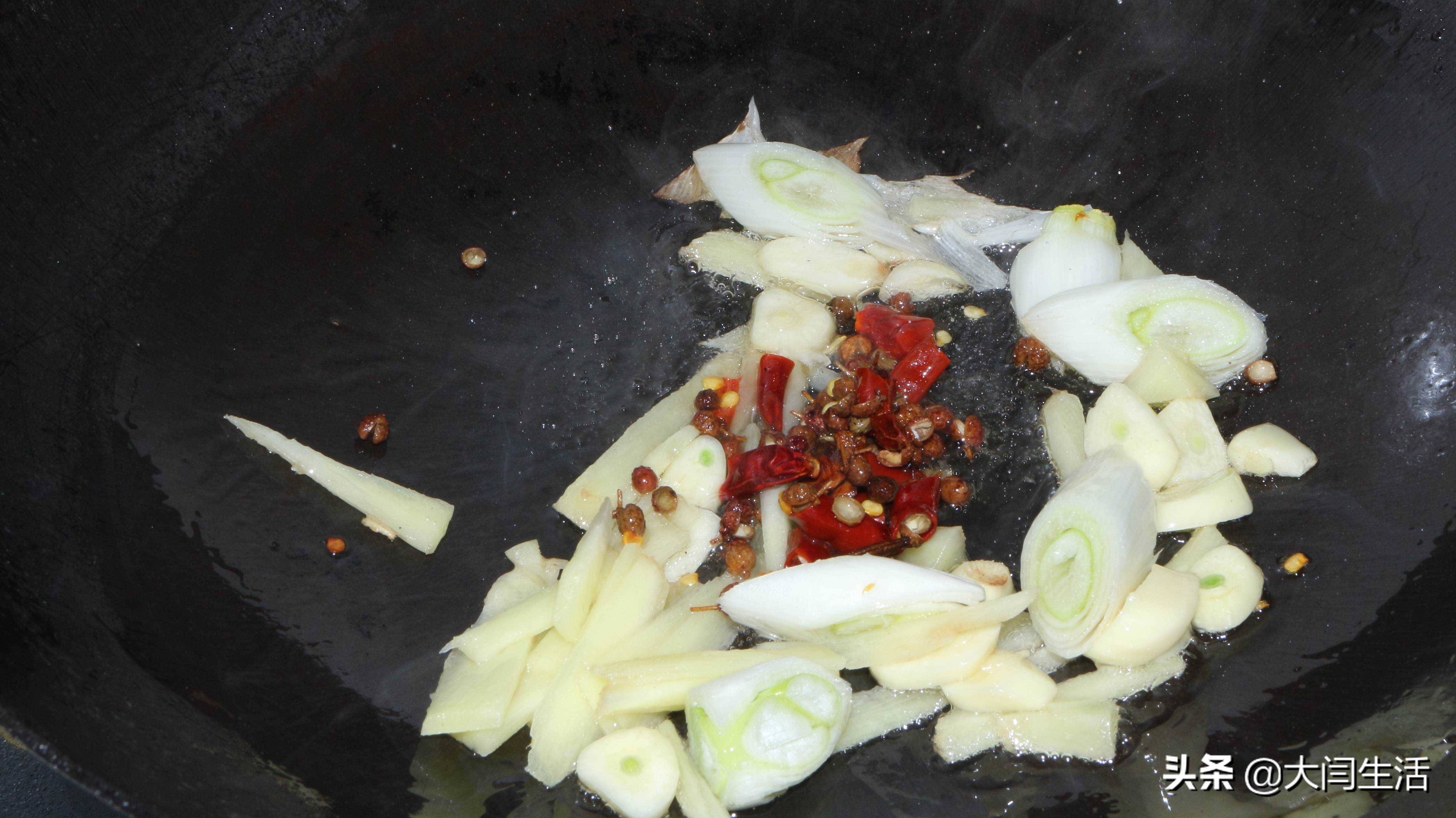 爆炒花蛤怎么吐沙最快,花蛤吐沙吐不干净