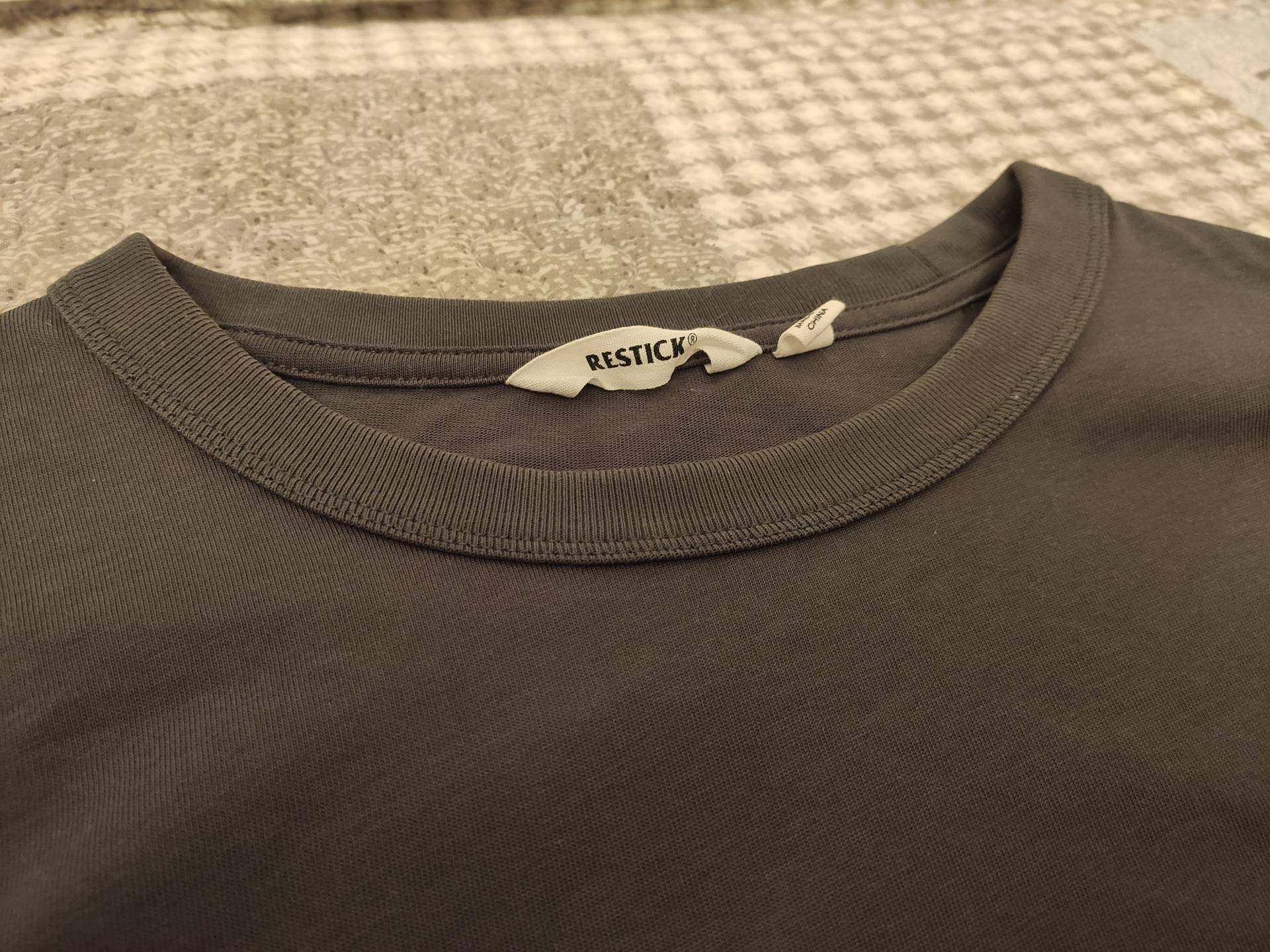 什么材质t恤适合夏天穿,夏季啥材质t恤凉快抗皱不缩水