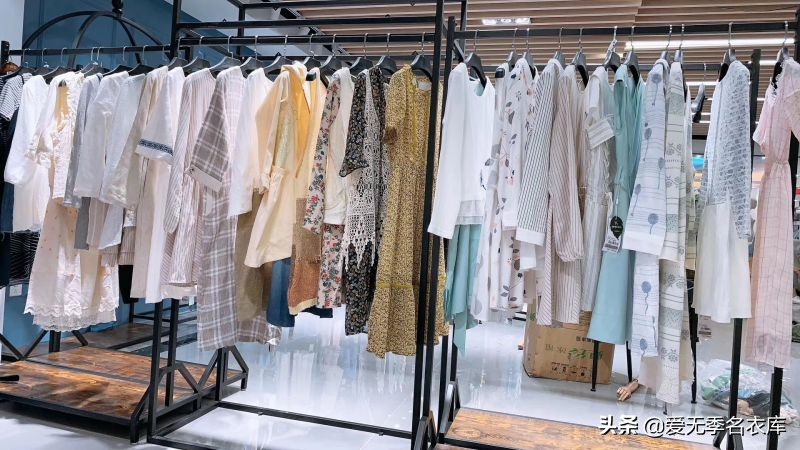 服装批发如何在厂家拿货,服装批发市场一手货源厂家在哪
